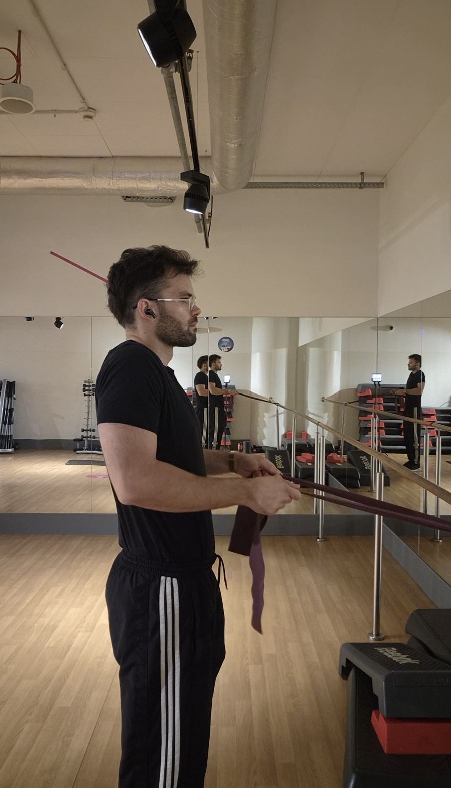 Ćwiczenia na plecy w domu — jak wzmocnić plecy bez sprzętu